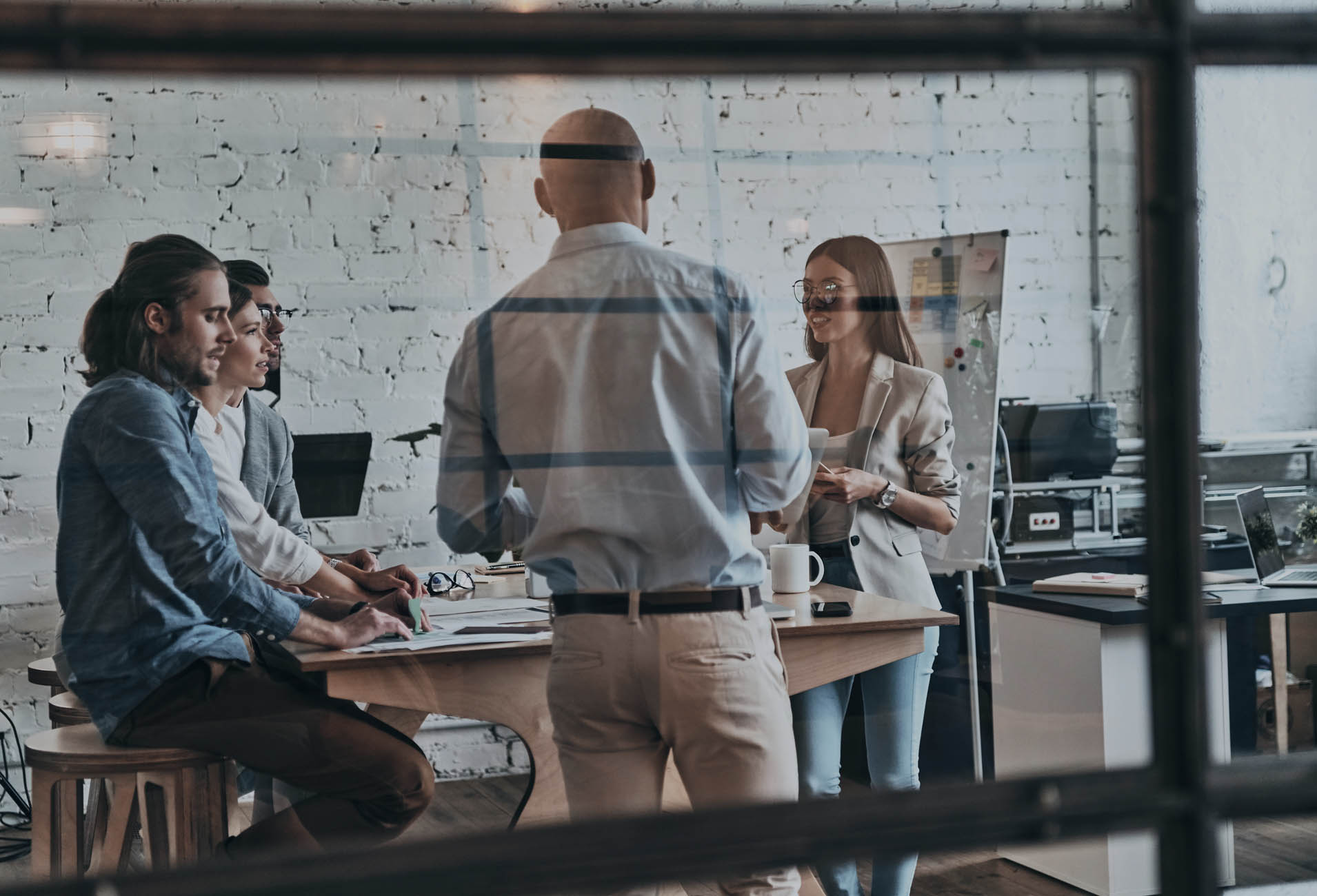 Grafik tworzący landing page